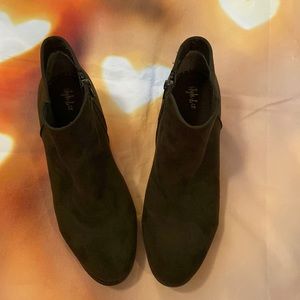 Style and Company, Wileyy booty. Size 11.